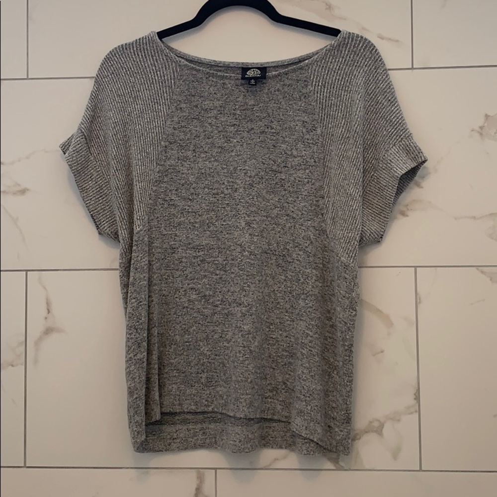 Nordstom gray rayon and polyester top